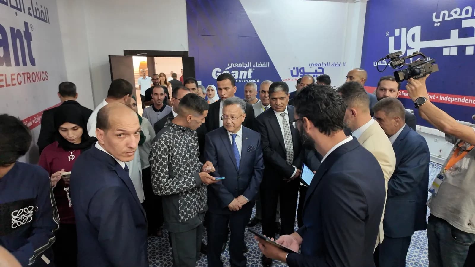 Le ministre de l’Enseignement supérieur suit le projet « L’Espace Universitaire Géant Electronics » à l’Université de Saïda